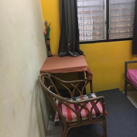 One Isra Hostel Chiang Mai Bagian luar foto