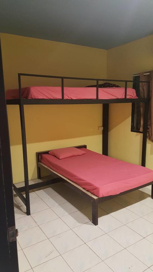 One Isra Hostel Chiang Mai Bagian luar foto